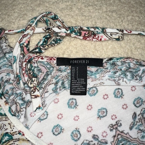 Forever 21 crop top - Picture 3 of 3